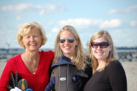 dsc_4455.jpg Three lovely Morris ladies wih Quinn