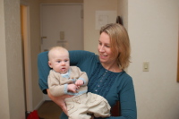 dsc_8297.jpg Devin meets dad's cousin Sarah