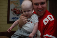 dsc_1570.jpg Dad & Devin change into Niners gear