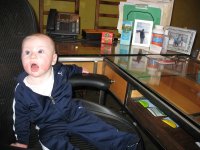 img_0931.jpg This presidents chair sure fits me well...