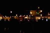 dsc_4109.jpg Diners watching the boats go by at Pirates.