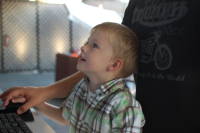 dsc_8523.jpg Trying out the MMORPG.