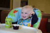 dsc_4443.jpg Let me at this cupcake!